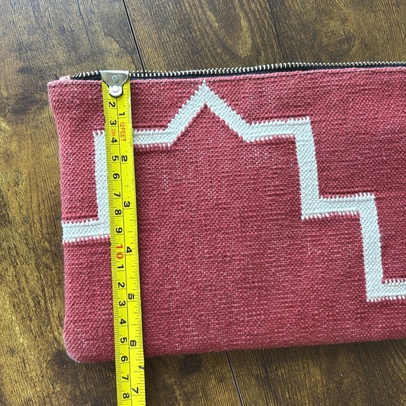 Red and White Geometric Clutch - Picture 5 of 6